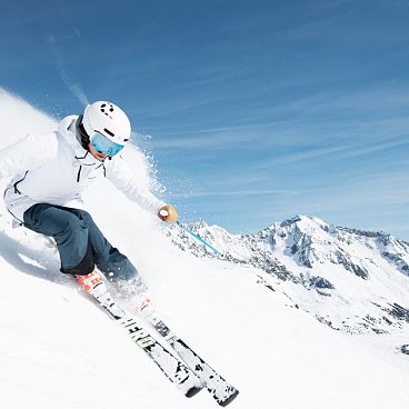 stubaier-gletscher-andre-schonherr-sonnenskilauf-media-9-1200-3